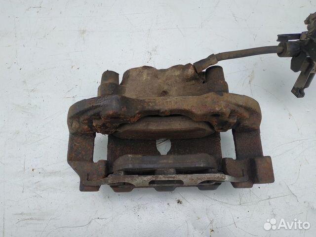 Суппорт передний левый Mercedes w164 x164 w251 ML Суппорт передний левый Mercedes w164 x164 w251 ML