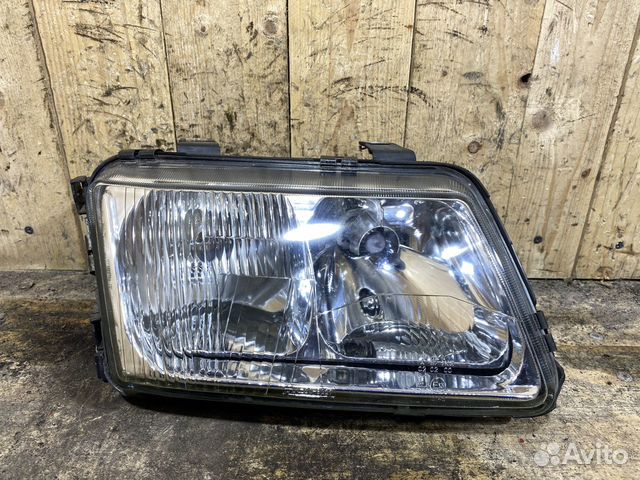 Фара передняя правая Audi A3 8L 140850