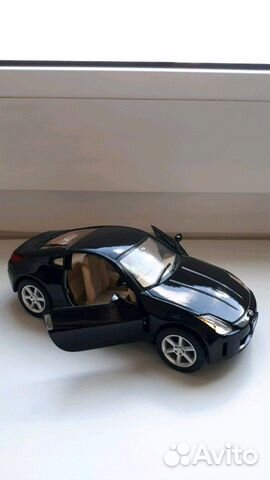 Модель автомобиля Kinsmart Nissan 350 Z