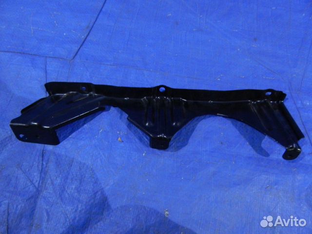 Кронштейн крепления крыла переднего правого Nissan