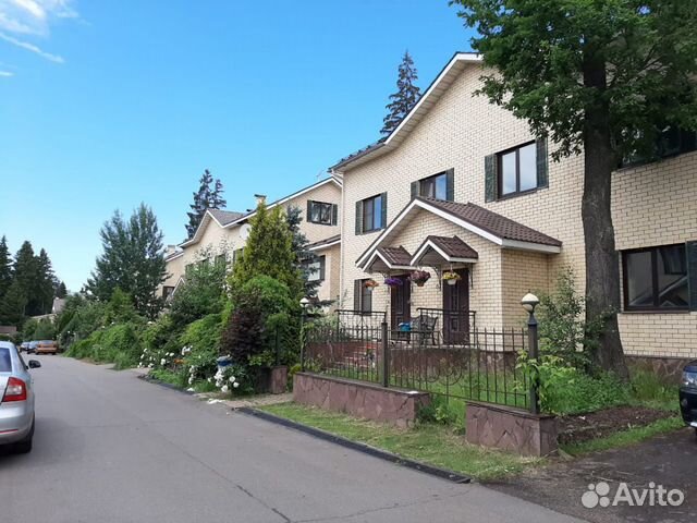 Коттедж 215.8 м² на участке 3.3 сот. Коттедж 215.8 м² на участке 3.3 сот.