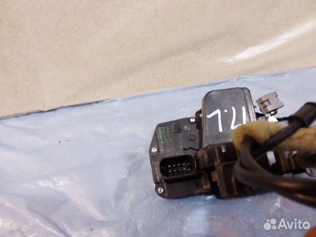 Замок передней левой двери Opel Antara