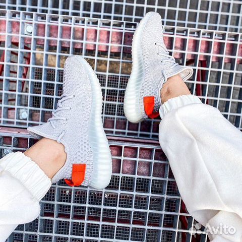 Кроссовки Adidas Yeezy Boost Кроссовки Adidas Yeezy Boost