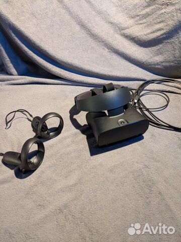 Шлем виртуальной реальности Oculus Rift S Шлем виртуальной реальности Oculus Rift S