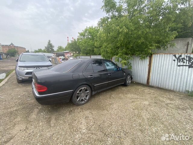 Mercedes-Benz E-класс 2.4 AT, 1998, битый, 450 000 км Mercedes-Benz E-класс 2.4 AT, 1998, битый, 450 000 км