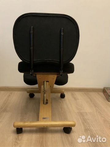 Коленный стул Smartstool с упором в колени KW02B