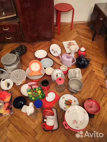 Посуда, кастрюли, тарелки ит. д