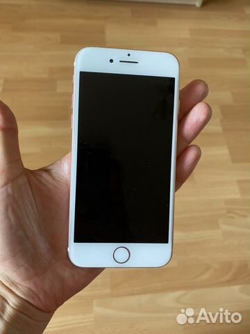 Телефон iPhone 7 на 128 Гб