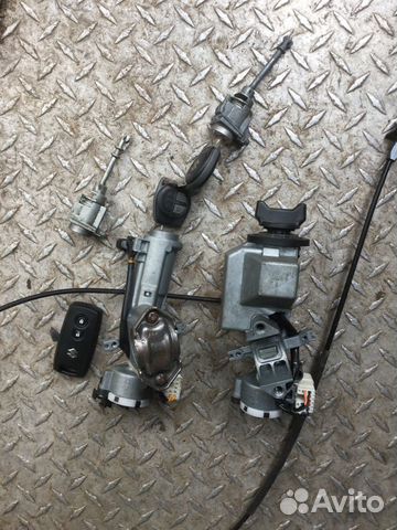 Замок зажигания Сузуки suzuki 37101-62J20