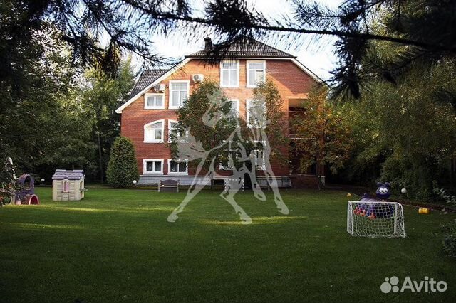 Дом 722 м² на участке 45 сот.