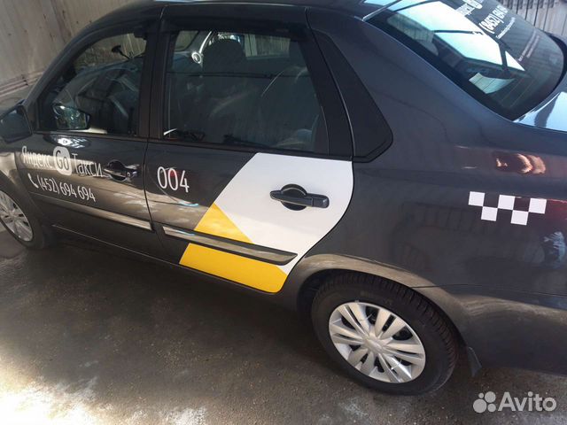 Посветка номера. Брендирование наклейки Везет