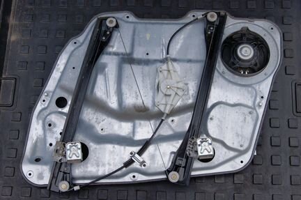 Стеклоподъемник передней левой двери Мерседес 164