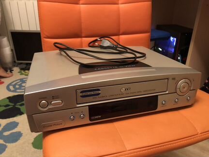Видеомагнитофон LG Cristal Picture VHS CC290TW на