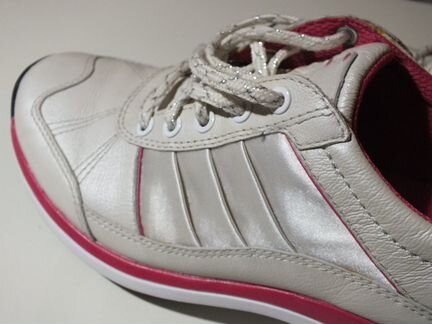Кроссовки фирма Clarks Wave
