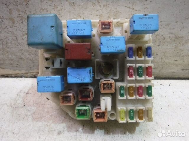 Блок предохранителей Toyota Rav 4 XA20