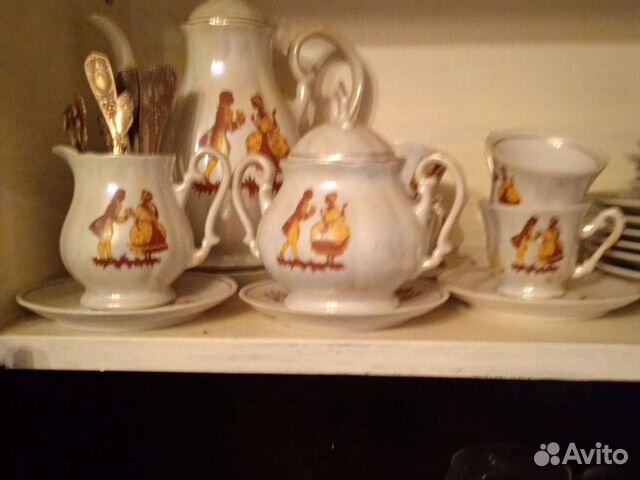Кофейный красивый сервиз, не мадонна,но что-то в э