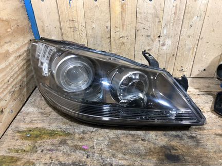 Фара правая Honda Legend 4 ксенон 140360