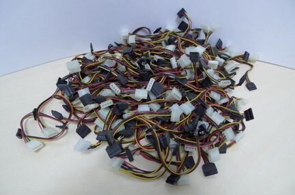 Переходник питания molex на SATA