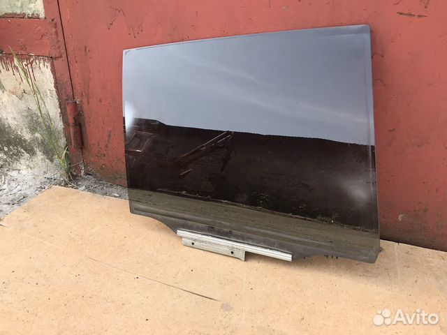 Боковое заднее правое стекло Тойота рав4