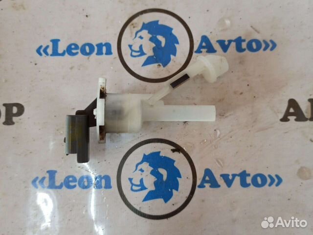 Датчик уровня бачка омывателя Peugeot 3008