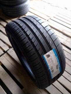 Triangle Sports TH201 235/40 R19