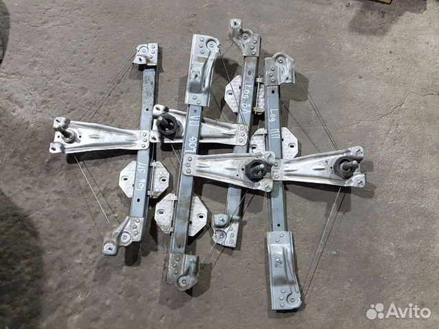 Стеклоподьемник механический Renault Logan 2