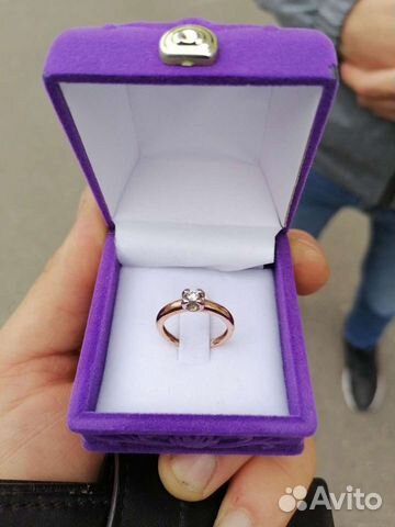 Золотое кольцо с бриллиантом 16,5 размер