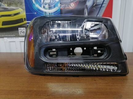Фара Chevrolet TrailBlazer правая новая 15930644