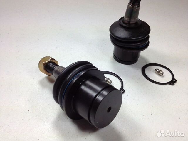 Шаровая опора Dodge Challenger