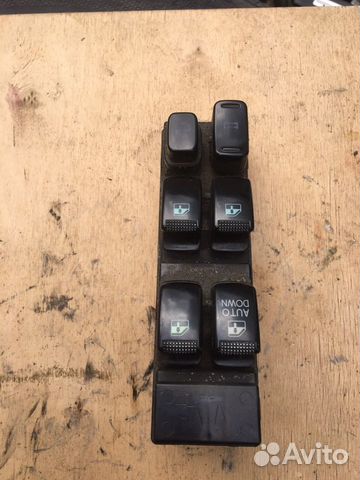 Блок кнопок стеклоподъемников на Хюндай Сонату-5