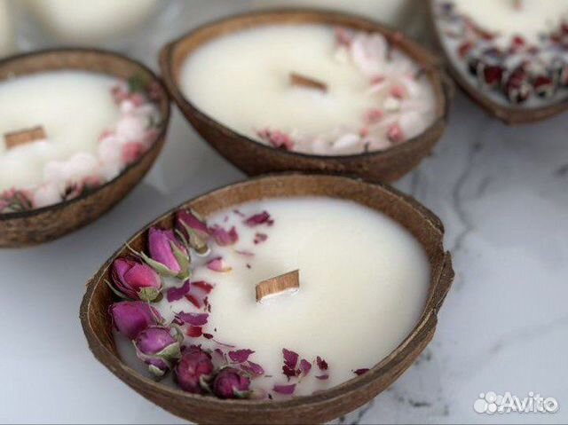 Ароматическая свеча в кокосе ручной работы