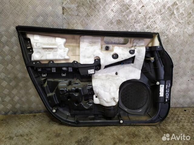 Обшивка двери передней правой Mazda Cx7 2007-2012
