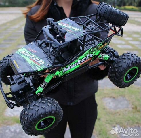 Машинка на радиоуправлении 1:16