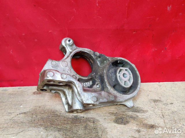 Опора двигателя Citroen C4 B7 DS4 B73 DS5 Peugeot
