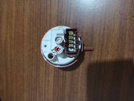 Датчик уровня воды стиральной машины indesit