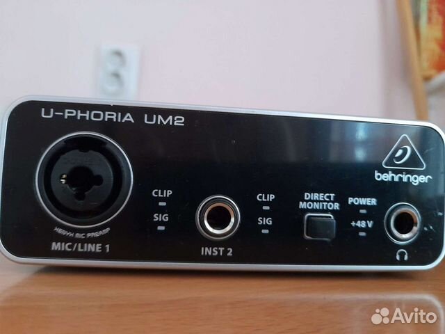 Звуковая карта behringer um2