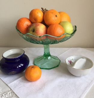 Ваза для фруктов зеленое стекло. СССР,60 г. Соусни