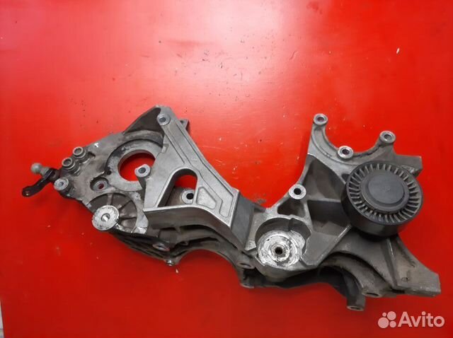 Кронштейн генератора Audi A4 B8 caga 2.0 2009