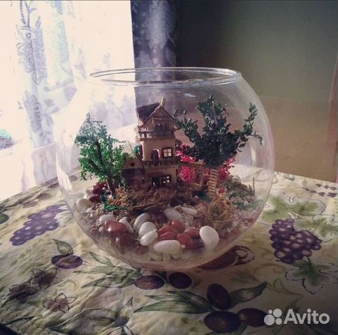 Миниатюра в вазе