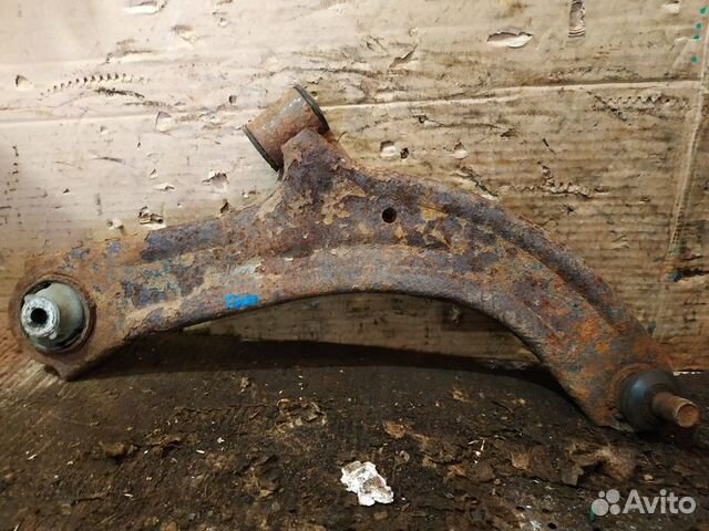 Рычаг передний правый Nissan Tiida