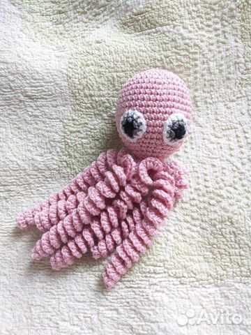 Вязаные игрушки для новорожденных