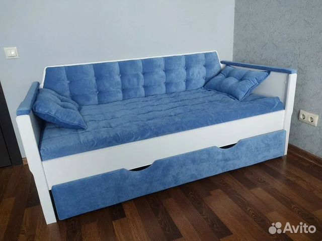 Детская кроватка с мягкой спинкой велюр