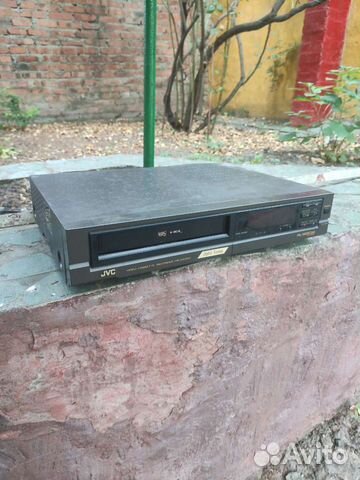 Видеомагнитофон JVC
