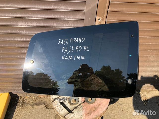 Стекло заднее правое (Форточка) Pajero 3