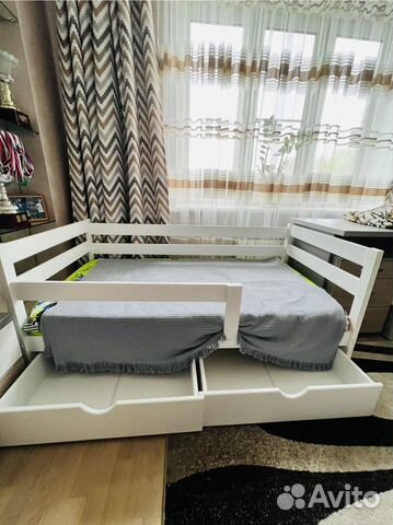 Детская кроватка с ящиками