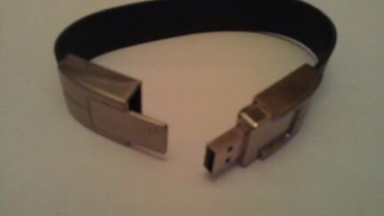 USB флешка-браслет кулер