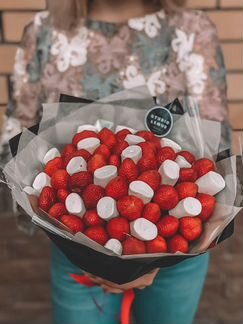 Клубничные букеты