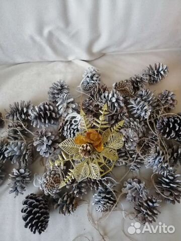 Новогодние игрушки, шишки крашенные