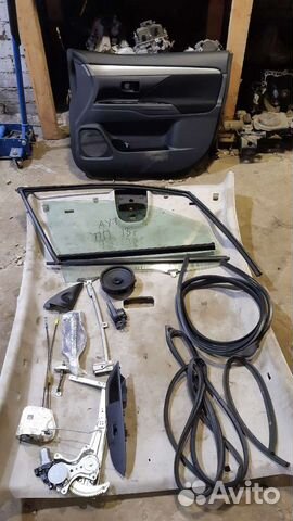 Детали передней правой двери outlander 3