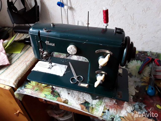 Швейная машина 